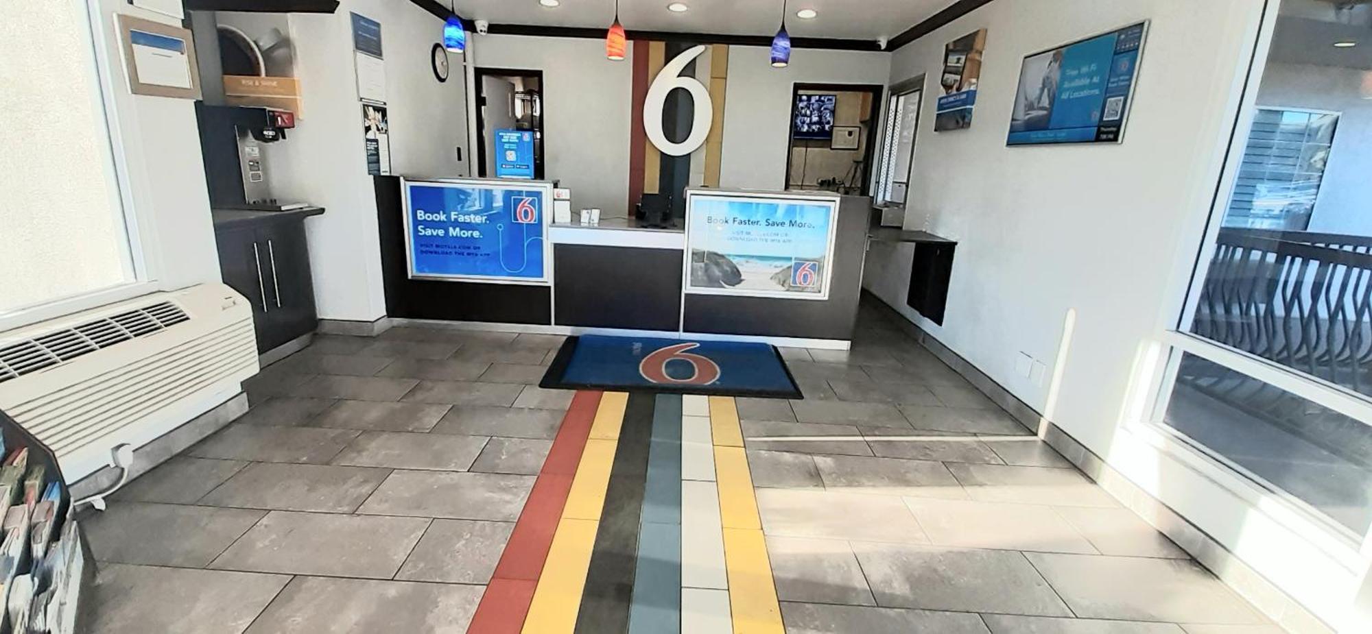 Motel 6 San Diego, Ca Airport Harbor Extérieur photo