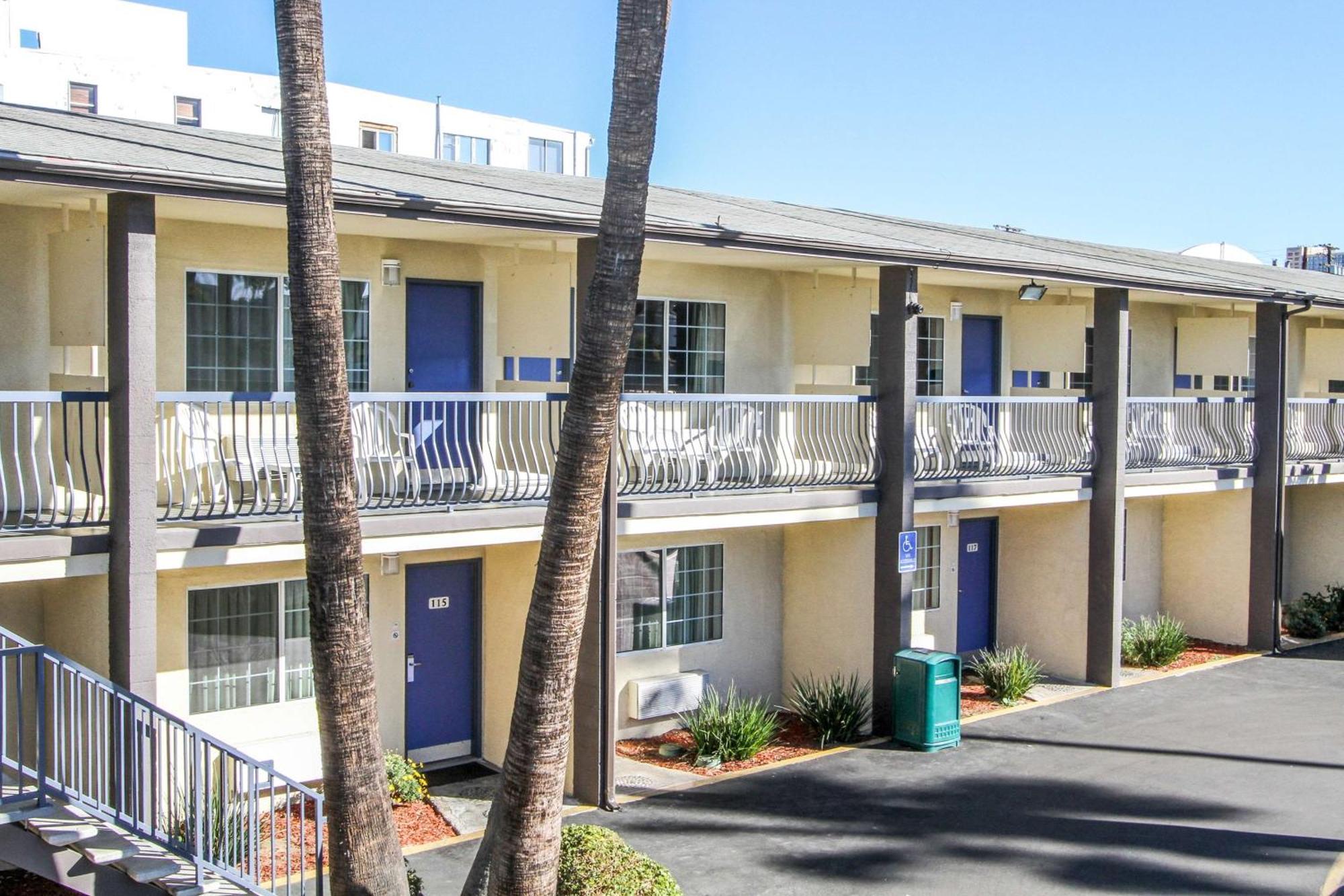 Motel 6 San Diego, Ca Airport Harbor Extérieur photo