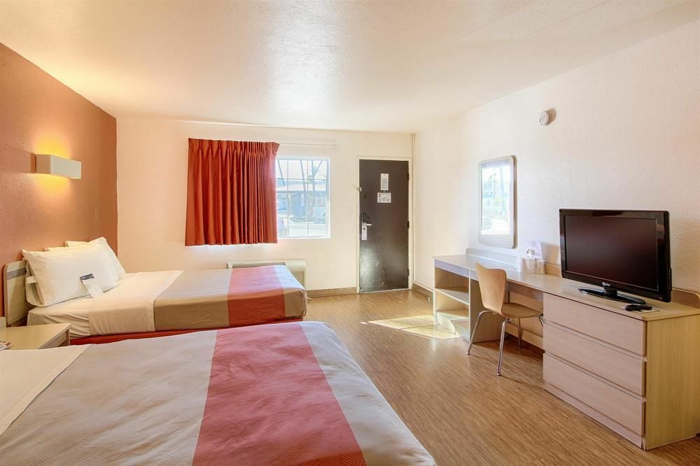 Motel 6 San Diego, Ca Airport Harbor Extérieur photo