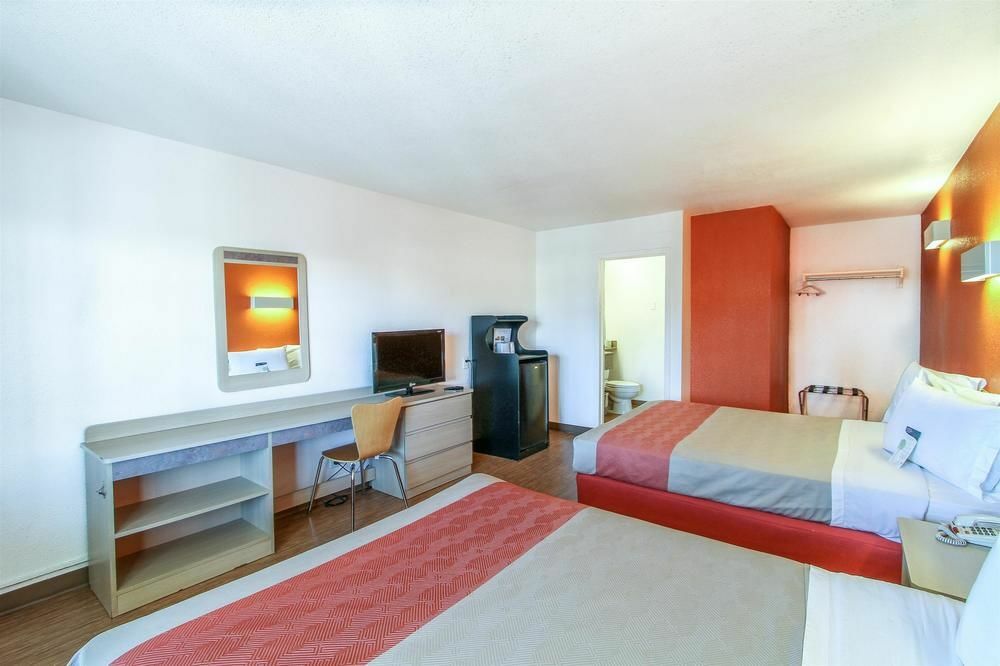Motel 6 San Diego, Ca Airport Harbor Extérieur photo