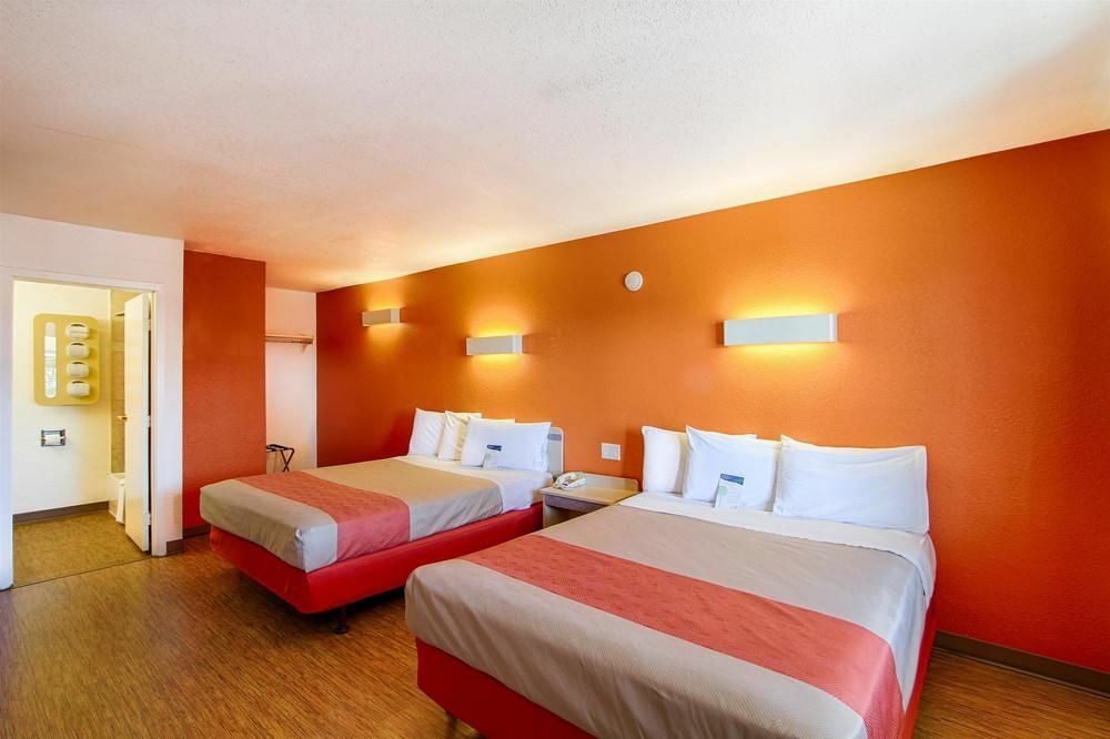 Motel 6 San Diego, Ca Airport Harbor Extérieur photo